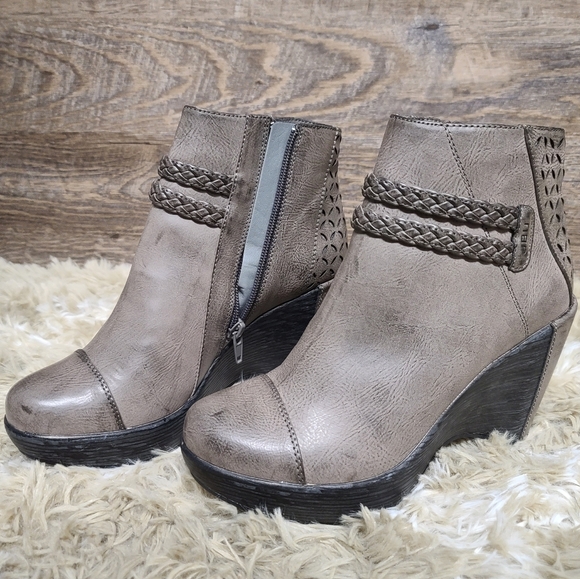 NWT JBU Merlot Bootie - Picture 2 of 5